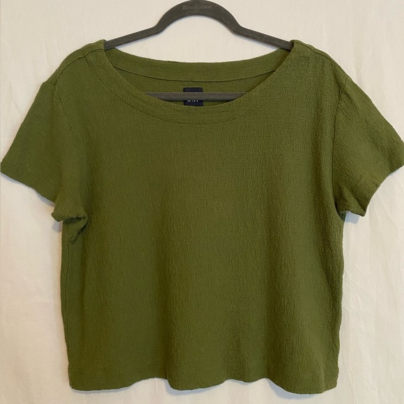 Green S Gap Textured Tee - Picture 1 of 3